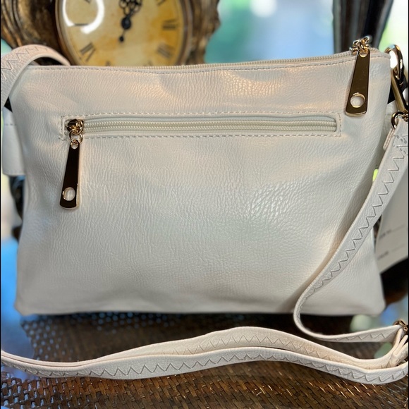 White Crossbody Bag Front & Back Zip Pockets Can hold a Phone.Adjustable Strap - Picture 2 of 3
